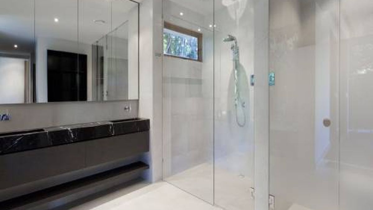 Shower Screen by Prestige Building Solutions